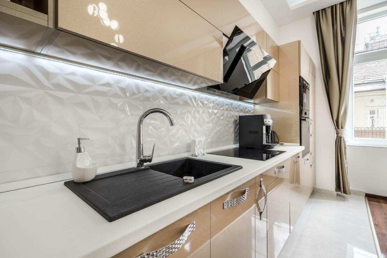 Centrum Opera Luxury Apartment With Free Garage Budapeşte Dış mekan fotoğraf